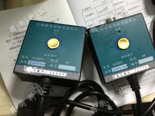 电动扭矩扳手图片